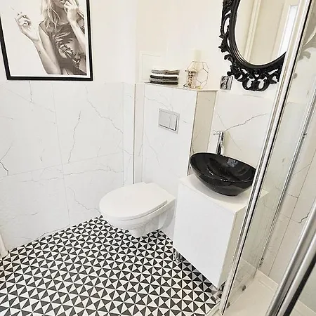 Premium Place In The Centre, Wi-fi - By Hik *